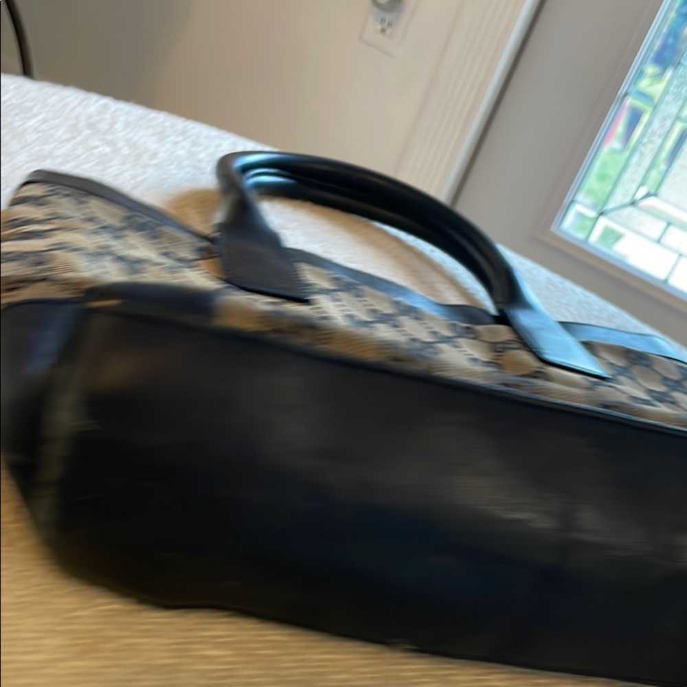 Gucci Black and Tan Monogram Handbag - Picture 5 of 6